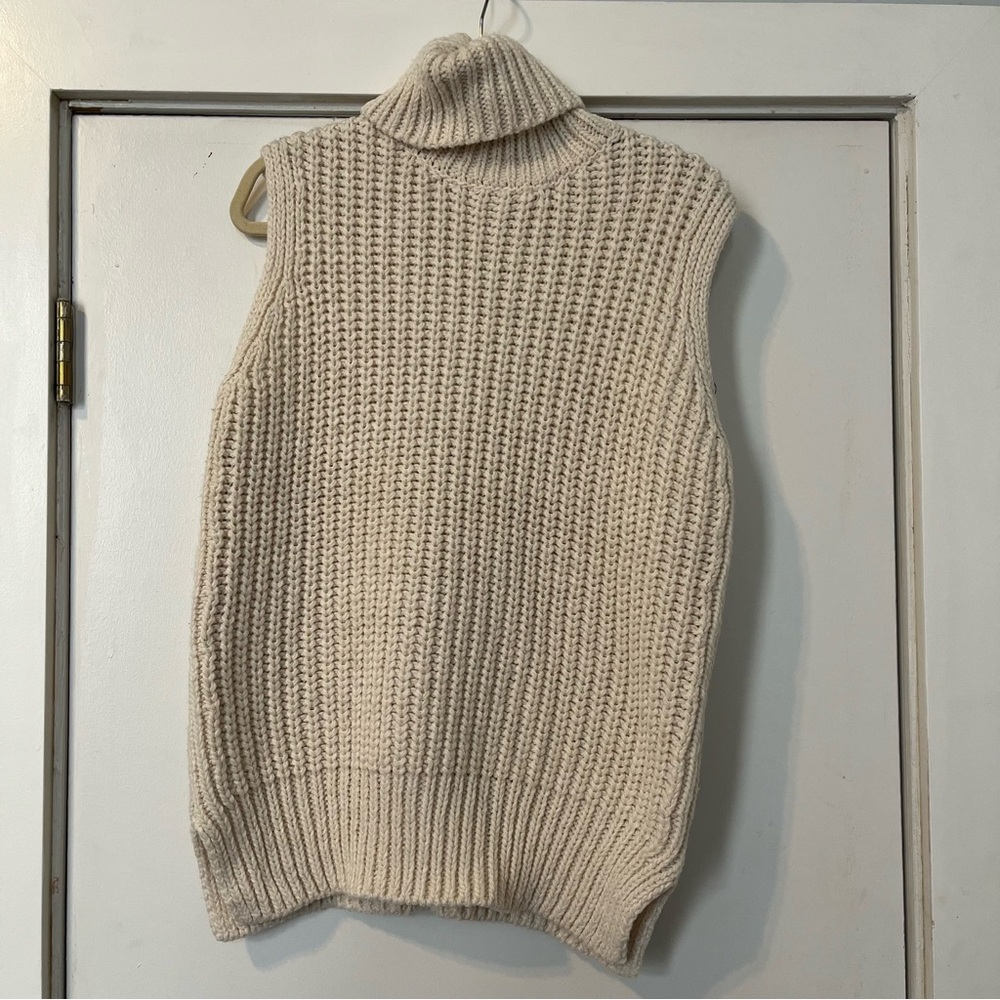 H&M Cream sleeveless Turtleneck Sweater Vest tank chunky knit medium